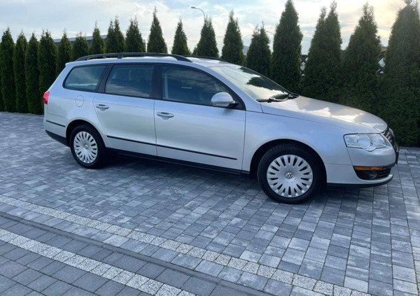 Volkswagen Passat cena 17900 przebieg: 230000, rok produkcji 2008 z Bartoszyce małe 704